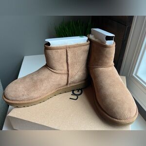 NWT UGG Classic Mini II- Chestnut Suede- Size 9